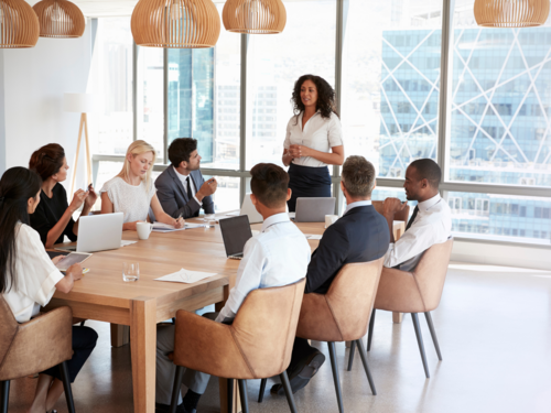 Menschen im Meeting 